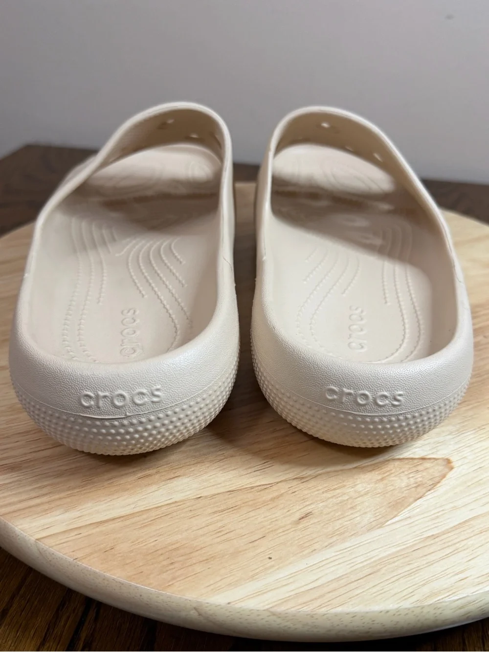 Crocs Unisex Classic Lightweight Fast Drying Slide Sandal